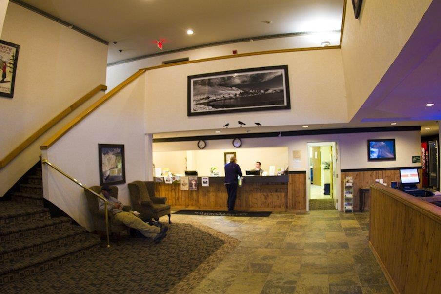 Mountain Sky Hotel Valdez Interior photo